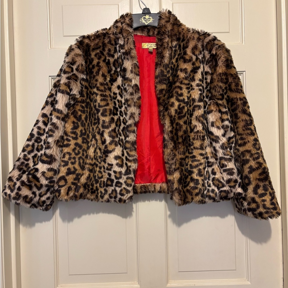 Vera Wang Faux Fur Jacket coat warm long sleeve cheetah leopard travel formal